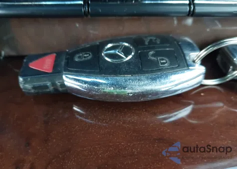 2013 Mercedes-Benz E 350 4Matic из США, поврежденный, VIN WDDHF8JB5DA752671